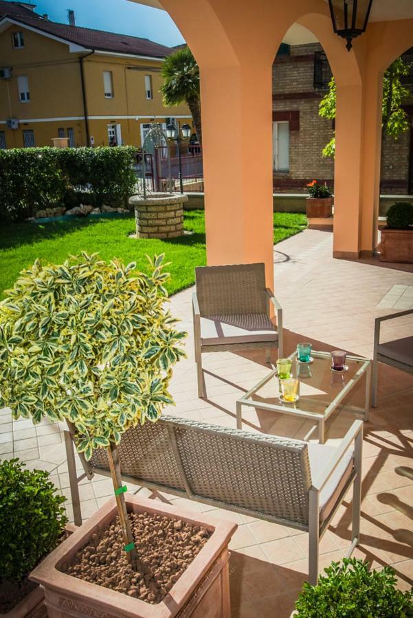 Appartamenti vicino al mare Civitanova Marche Esterno foto